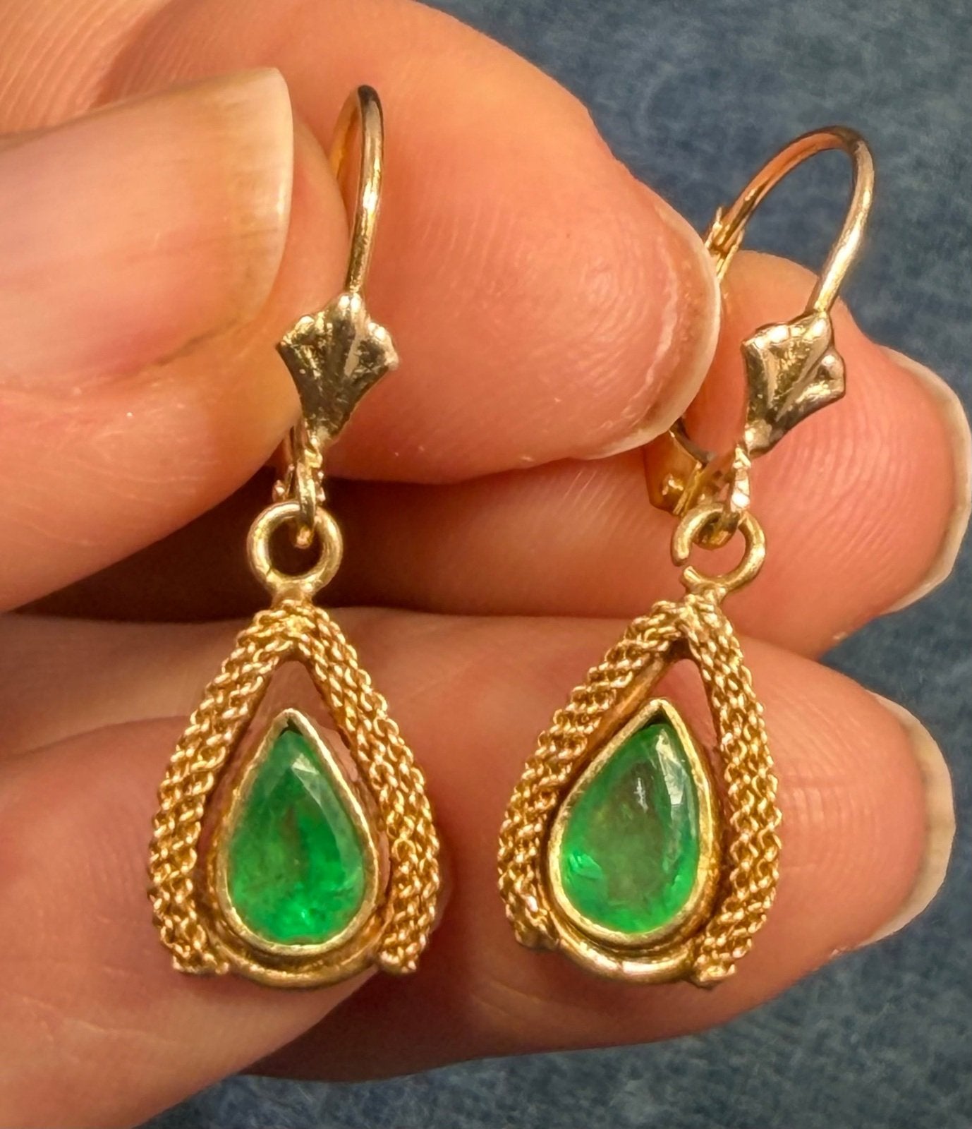 14k Yellow Gold Drop Earrings w Teardrop Emeralds. Leverbacks *Video*