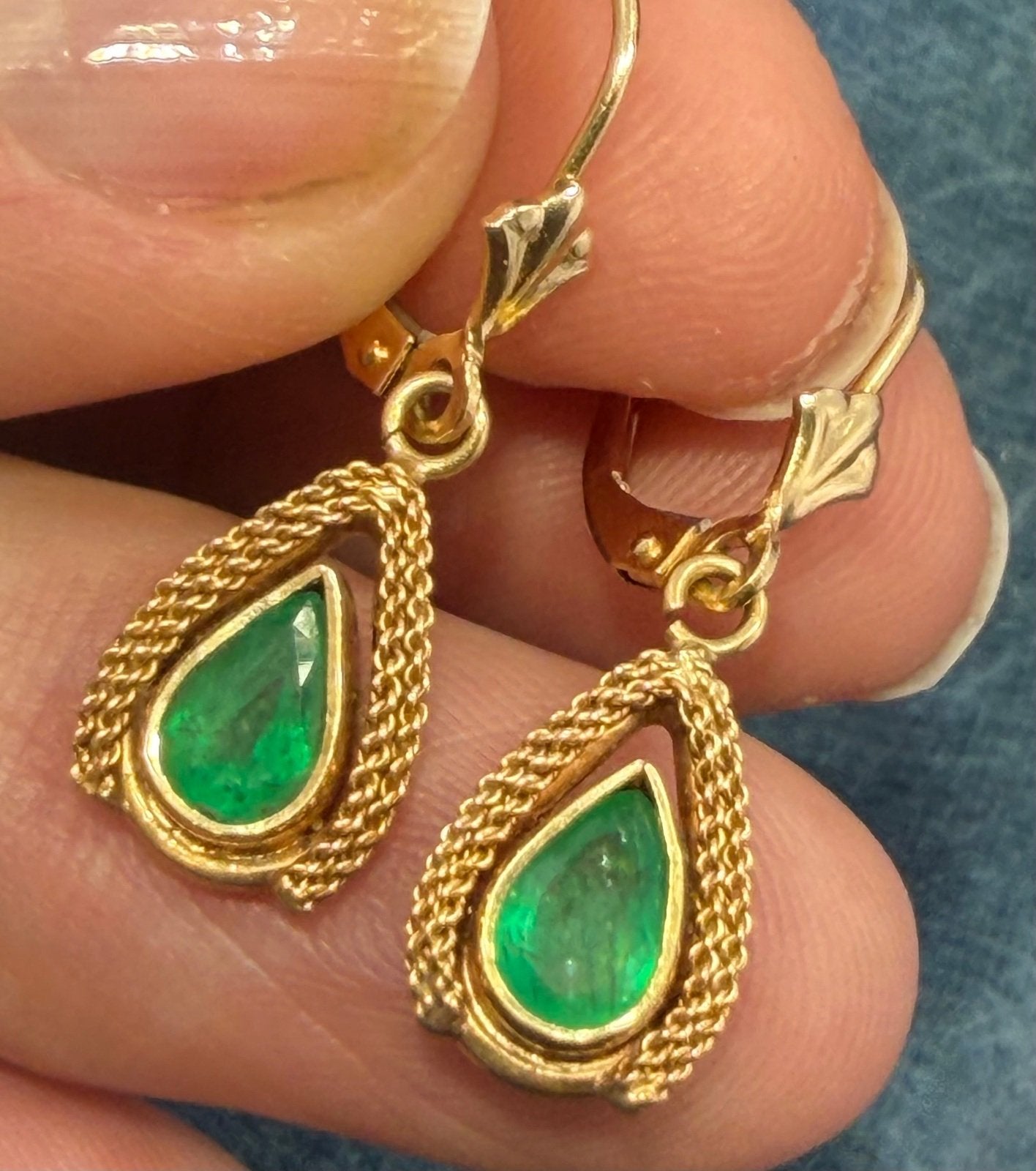 14k Yellow Gold Drop Earrings w Teardrop Emeralds. Leverbacks *Video*