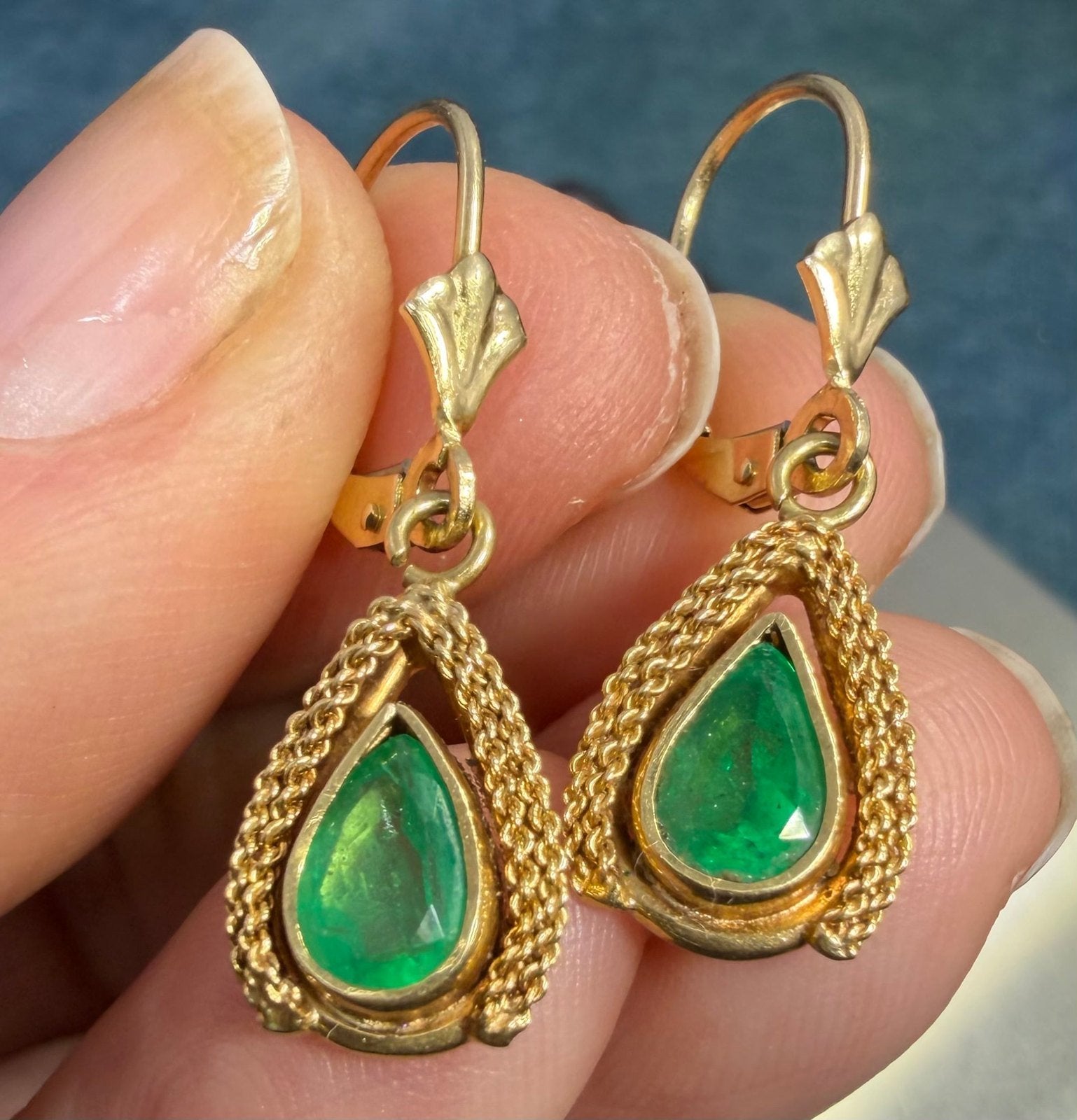 14k Yellow Gold Drop Earrings w Teardrop Emeralds. Leverbacks *Video*