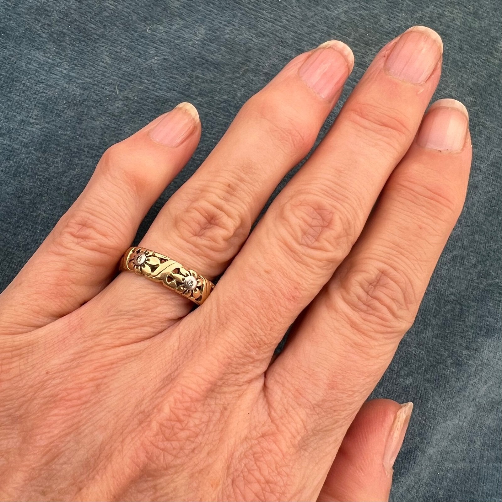 14k Yellow Gold Eternity Ring "Daisy Chain" Band w Diamonds *Video*