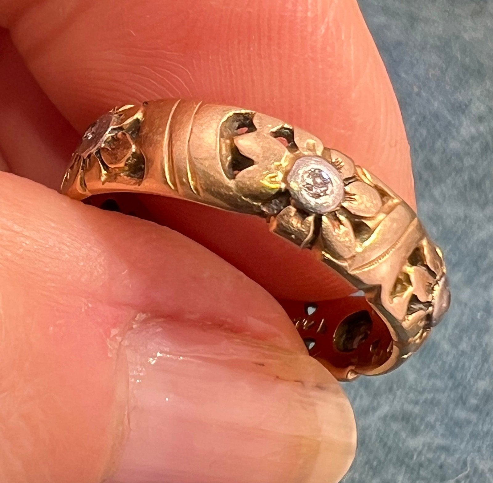 14k Yellow Gold Eternity Ring "Daisy Chain" Band w Diamonds *Video*