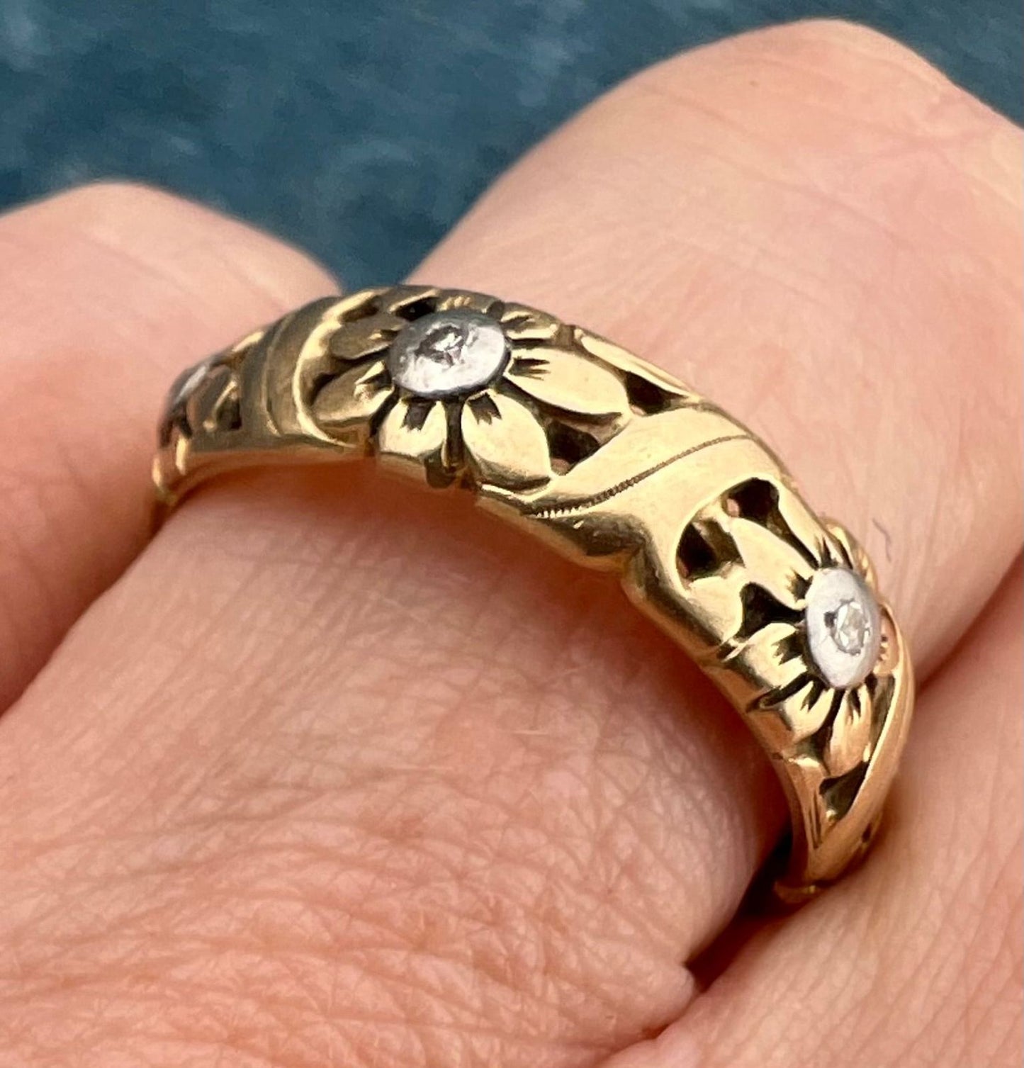 14k Yellow Gold Eternity Ring "Daisy Chain" Band w Diamonds *Video*