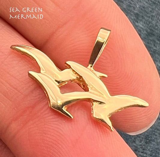 14k Yellow Gold Family of 3 Seagulls Pendant. Family