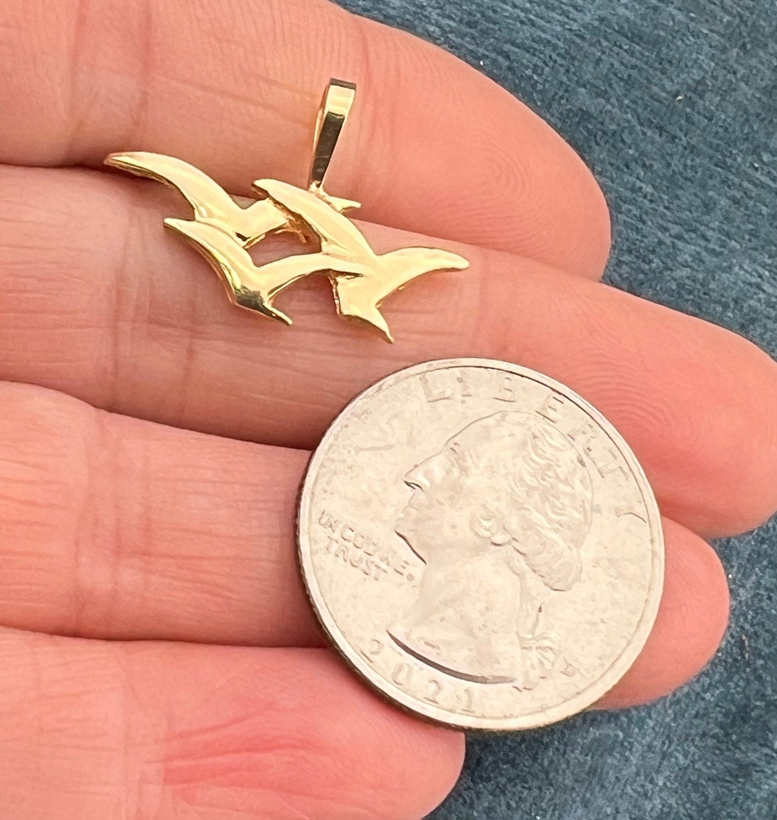 14k Yellow Gold Family of 3 Seagulls Pendant. Family