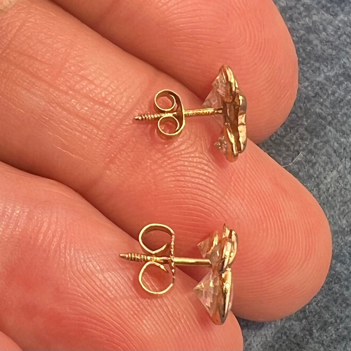 14k Yellow Gold Faux Diamond Minnie Mouse w Bow Earrings