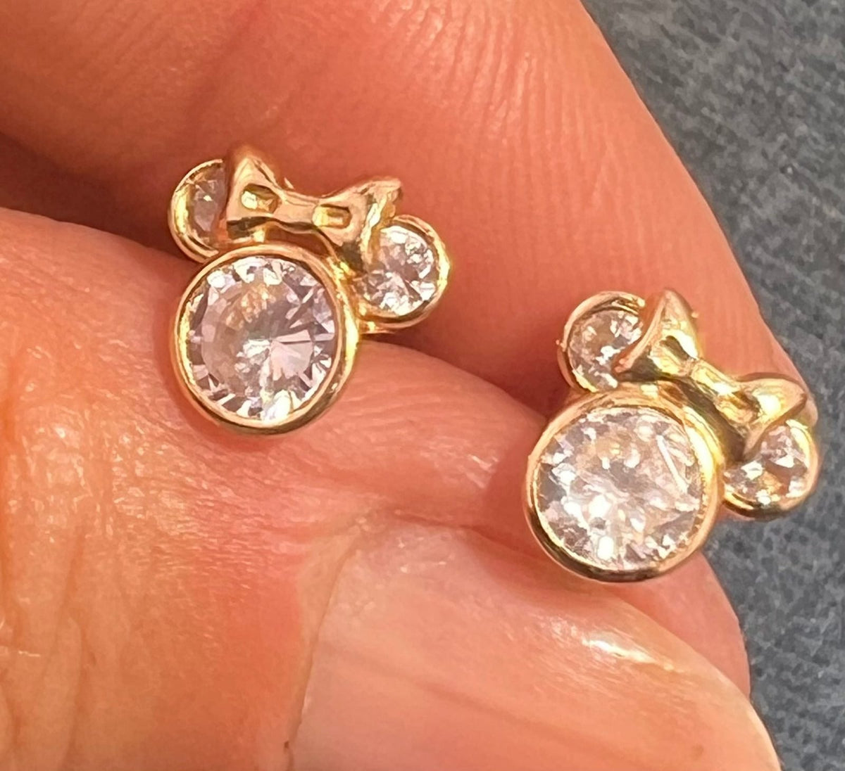 14k Yellow Gold Faux Diamond Minnie Mouse w Bow Earrings