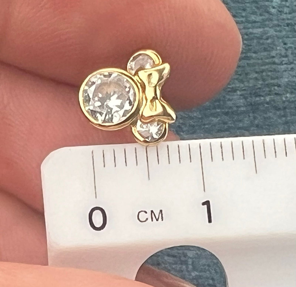 14k Yellow Gold Faux Diamond Minnie Mouse w Bow Earrings