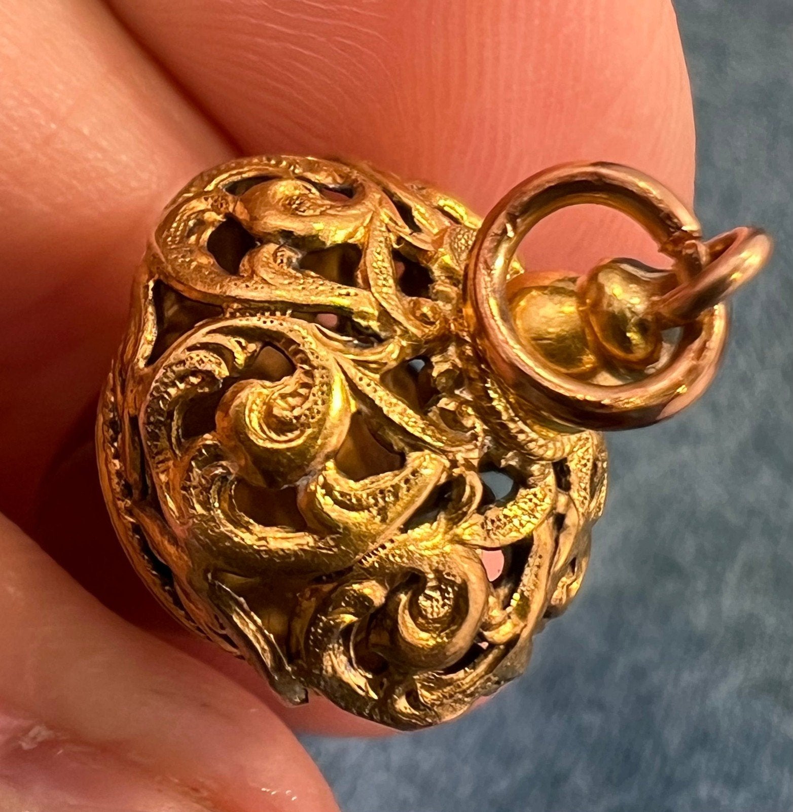 14k Yellow Gold Filigree Acorn Watch Fob Pendant w Amethyst Cabochon. 1.2" 4g