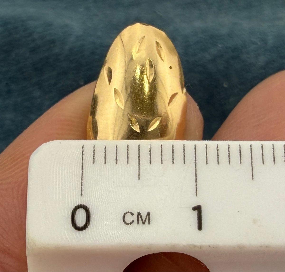 14k Yellow Gold Fingernail Nail. Diamond Cut. 70s Disco Cool