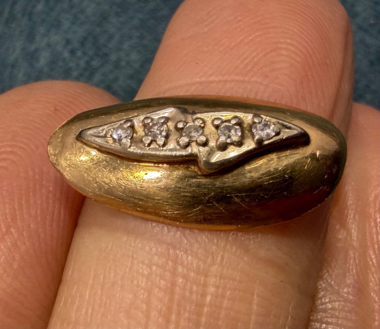 14k Yellow Gold Fingernail Nail w 5 Diamonds. 70s Disco Cool Rare!