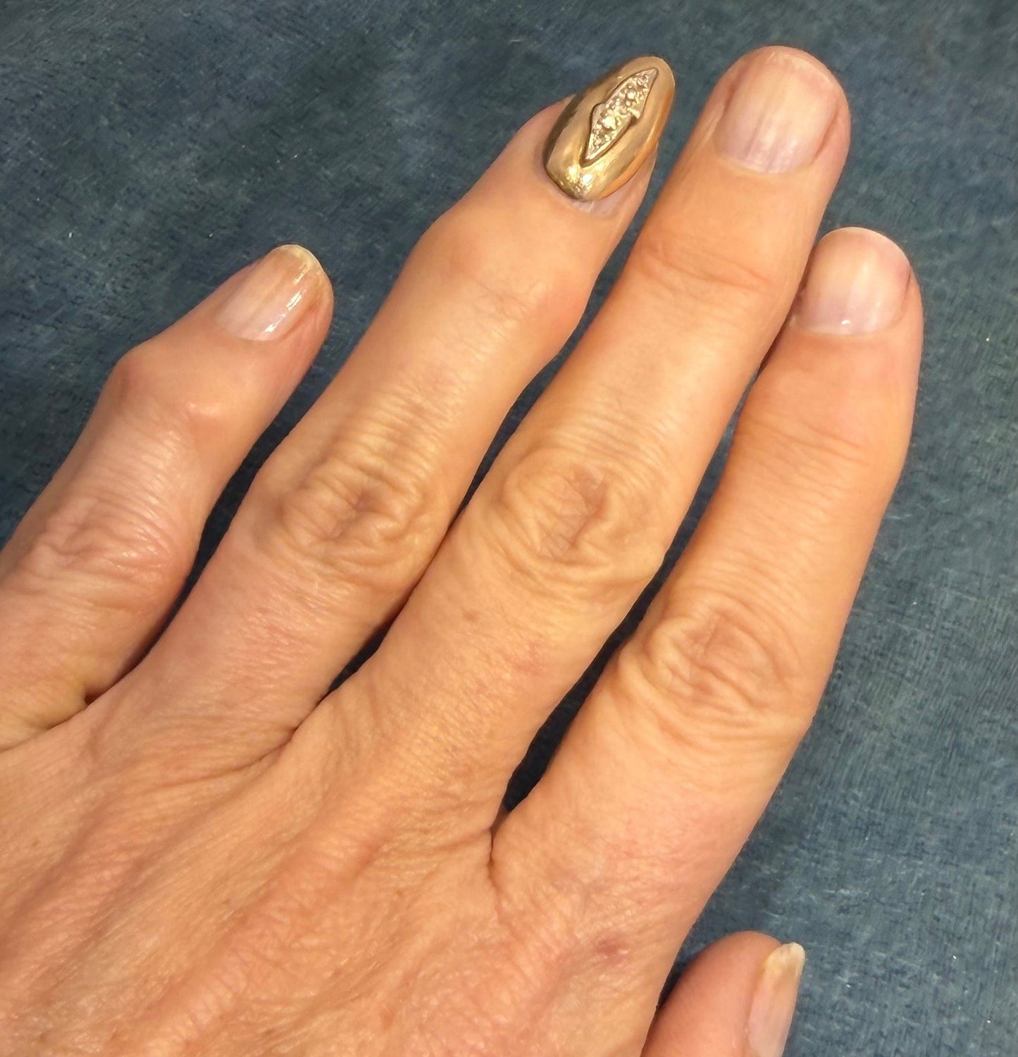 14k Yellow Gold Fingernail Nail w 5 Diamonds. 70s Disco Cool Rare!