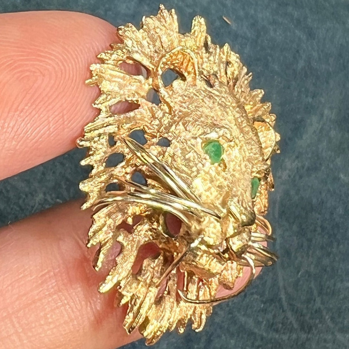 14k Yellow Gold Gentle LION Aslan Pendant w Emerald Eyes. 1.25"