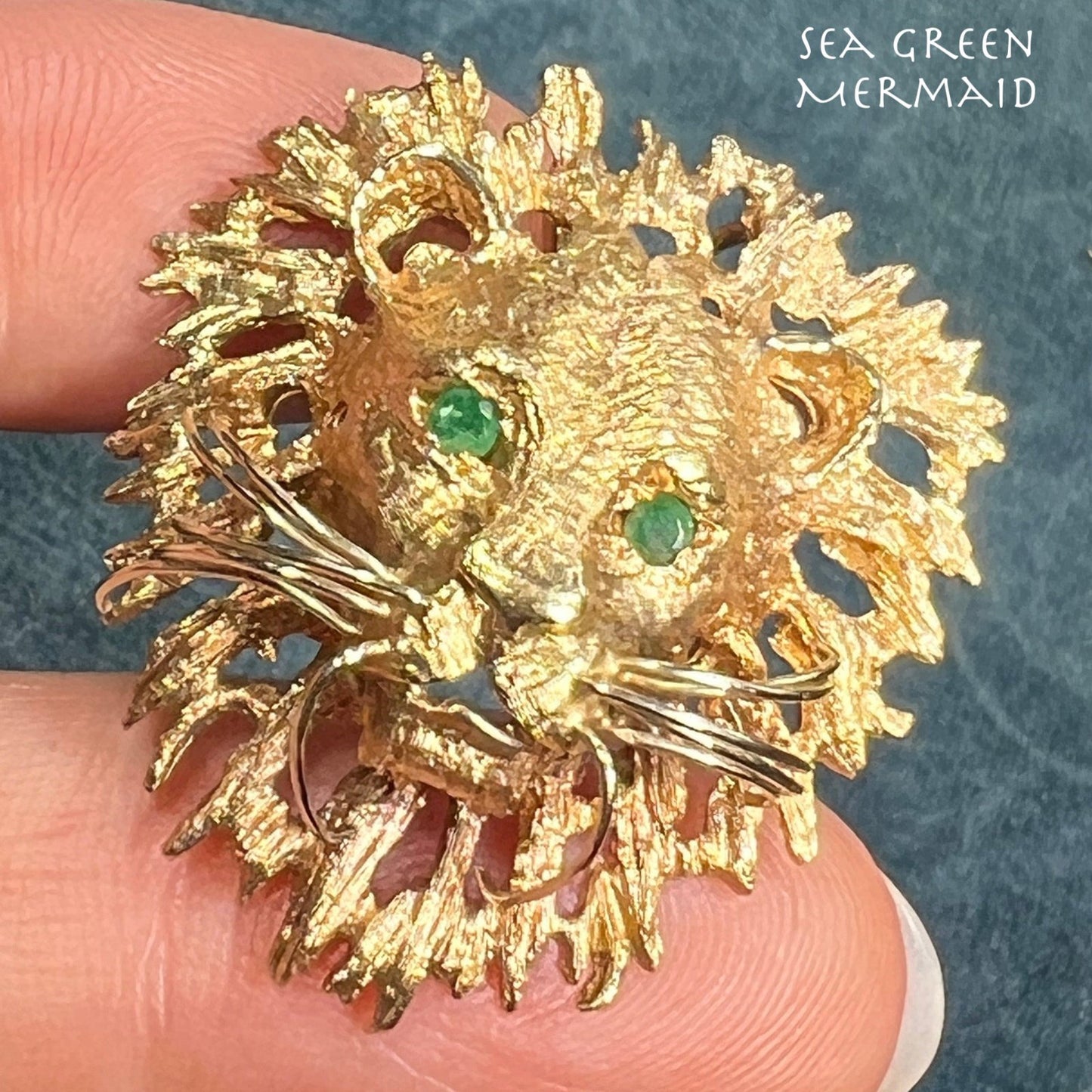 14k Yellow Gold Gentle LION Aslan Pendant w Emerald Eyes. 1.25"