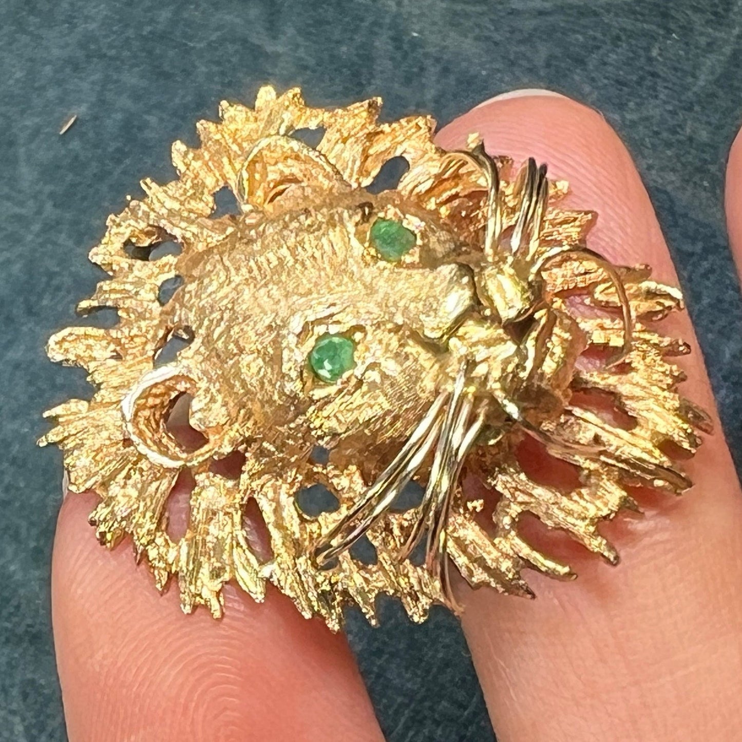 14k Yellow Gold Gentle LION Aslan Pendant w Emerald Eyes. 1.25"