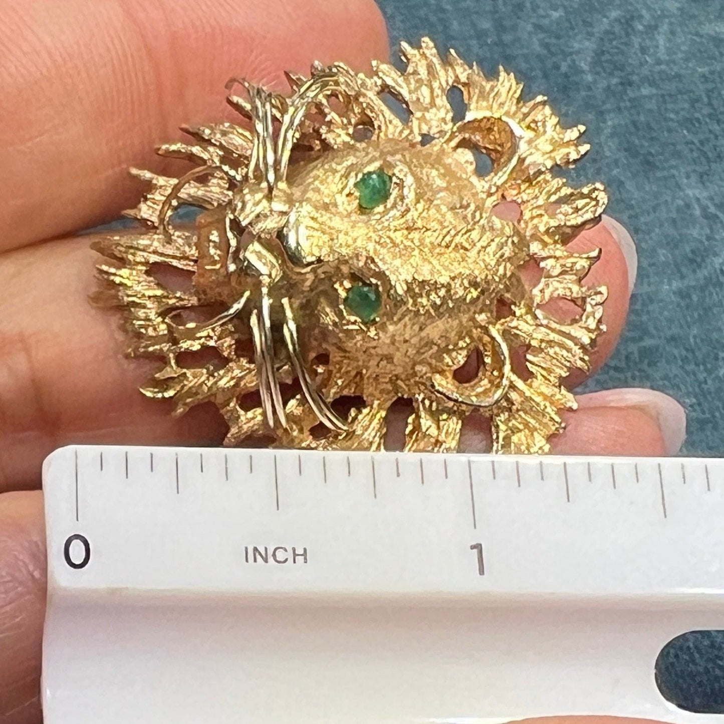 14k Yellow Gold Gentle LION Aslan Pendant w Emerald Eyes. 1.25"