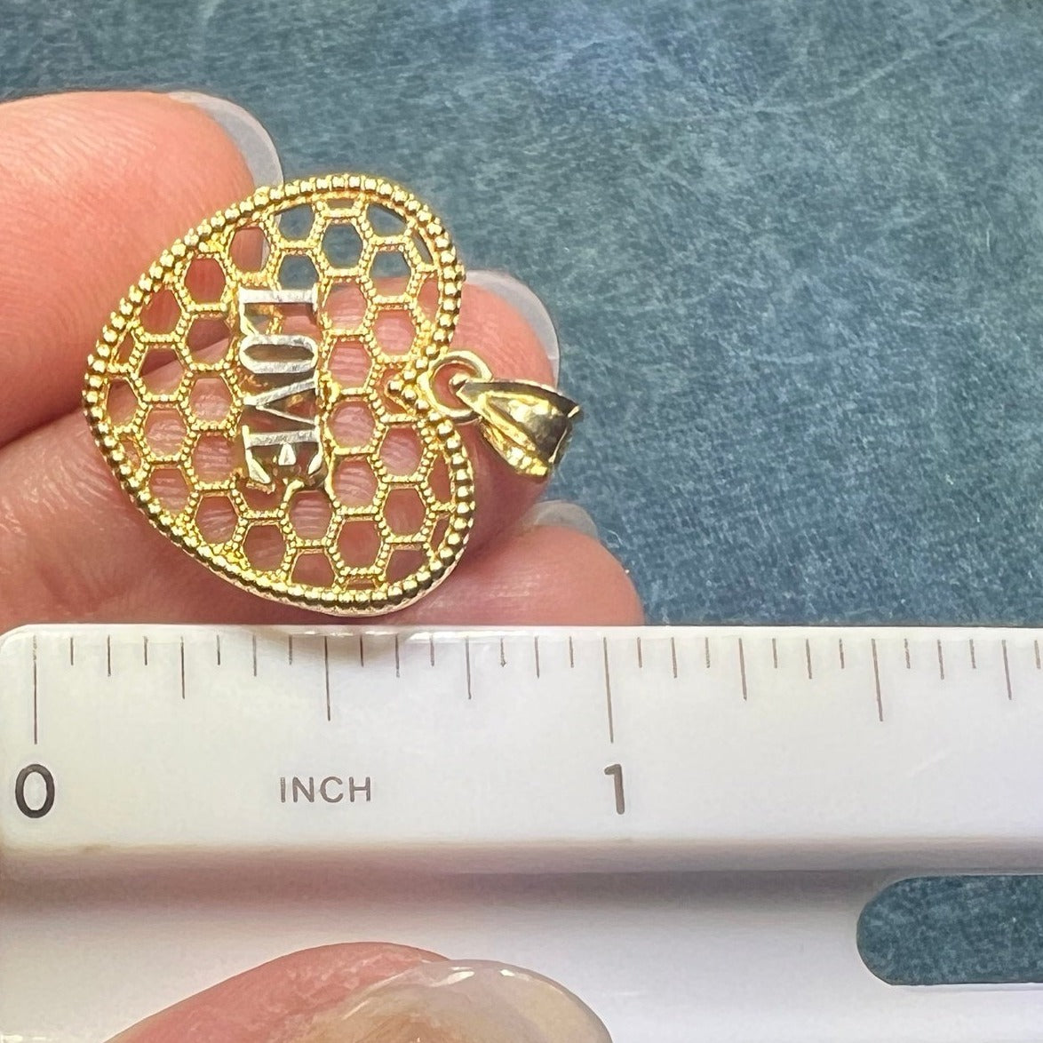 14k Yellow Gold HONEY COMB Heart Pendant. SWEET LOVE