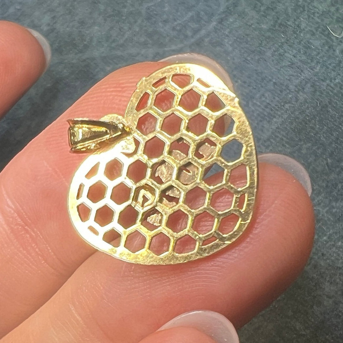 14k Yellow Gold HONEY COMB Heart Pendant. SWEET LOVE