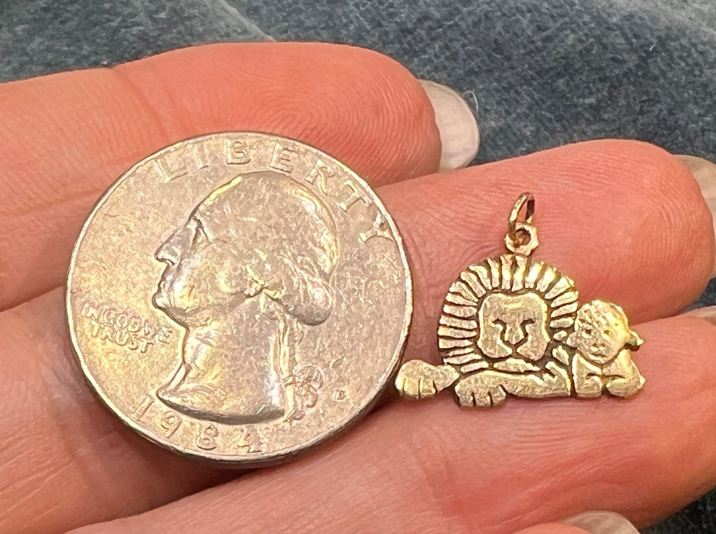 14k Yellow Gold LION + LAMB Pendant. Peaceful Co-Existence *Tiny!*