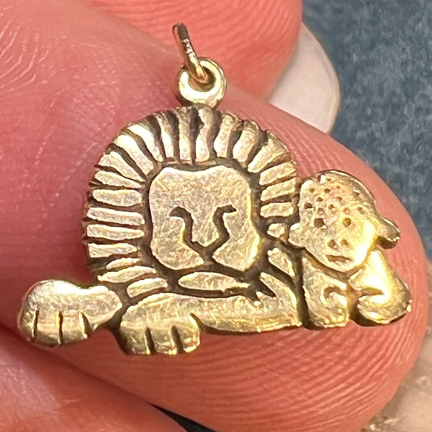 14k Yellow Gold LION + LAMB Pendant. Peaceful Co-Existence *Tiny!*