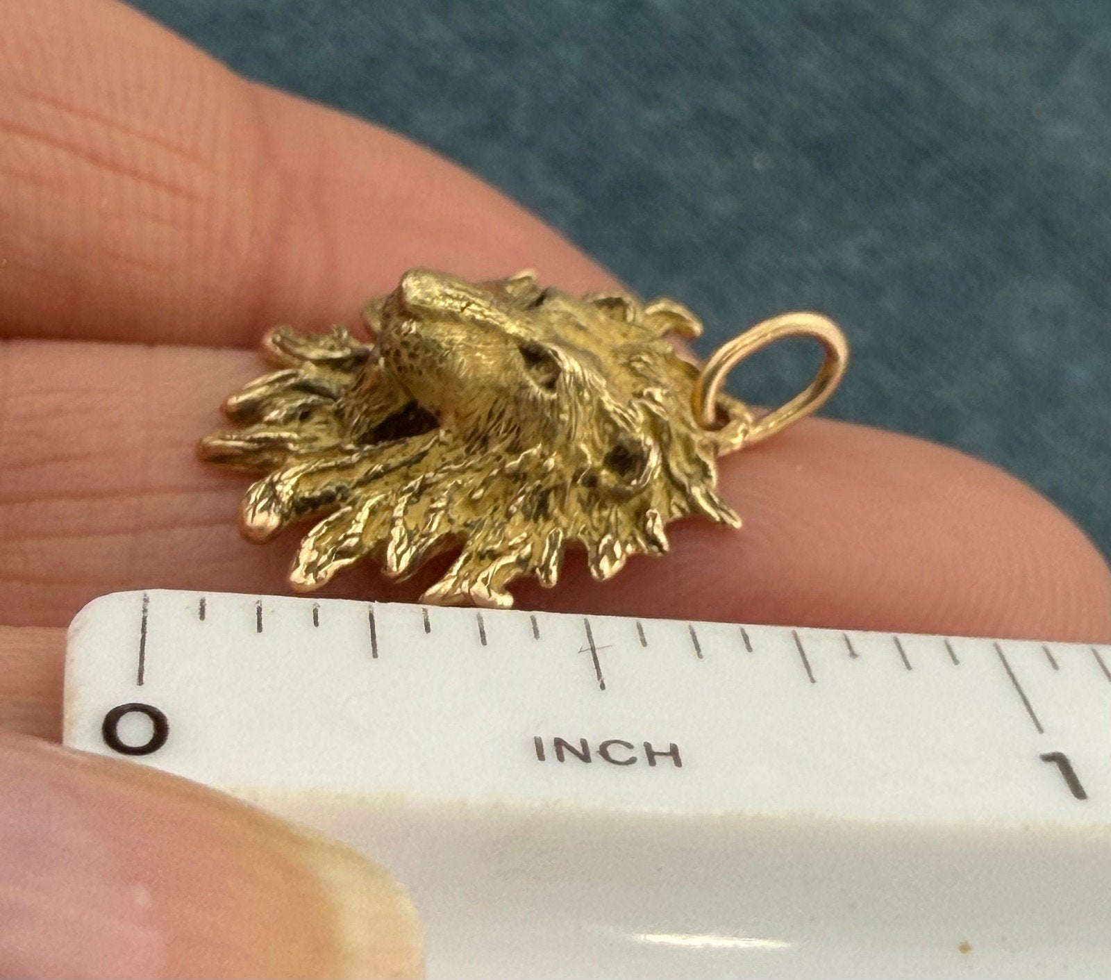 14k Yellow Gold LION Pendant w Wild Mane. 3/4" + 4.3g