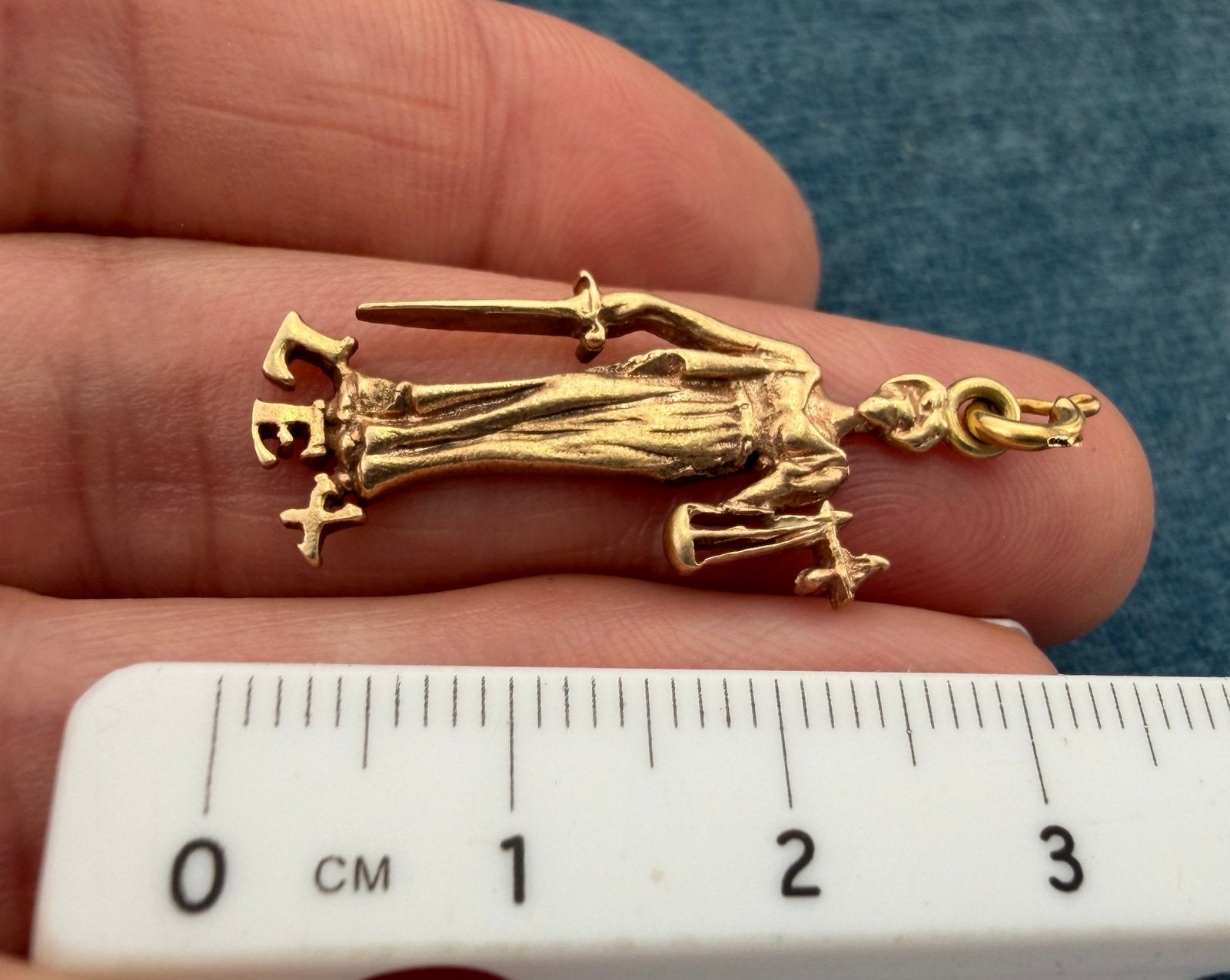 14k Yellow Gold Lady JUSTICE Pendant w Sword + Scales. LEX = Law 3.3g + 1.2"