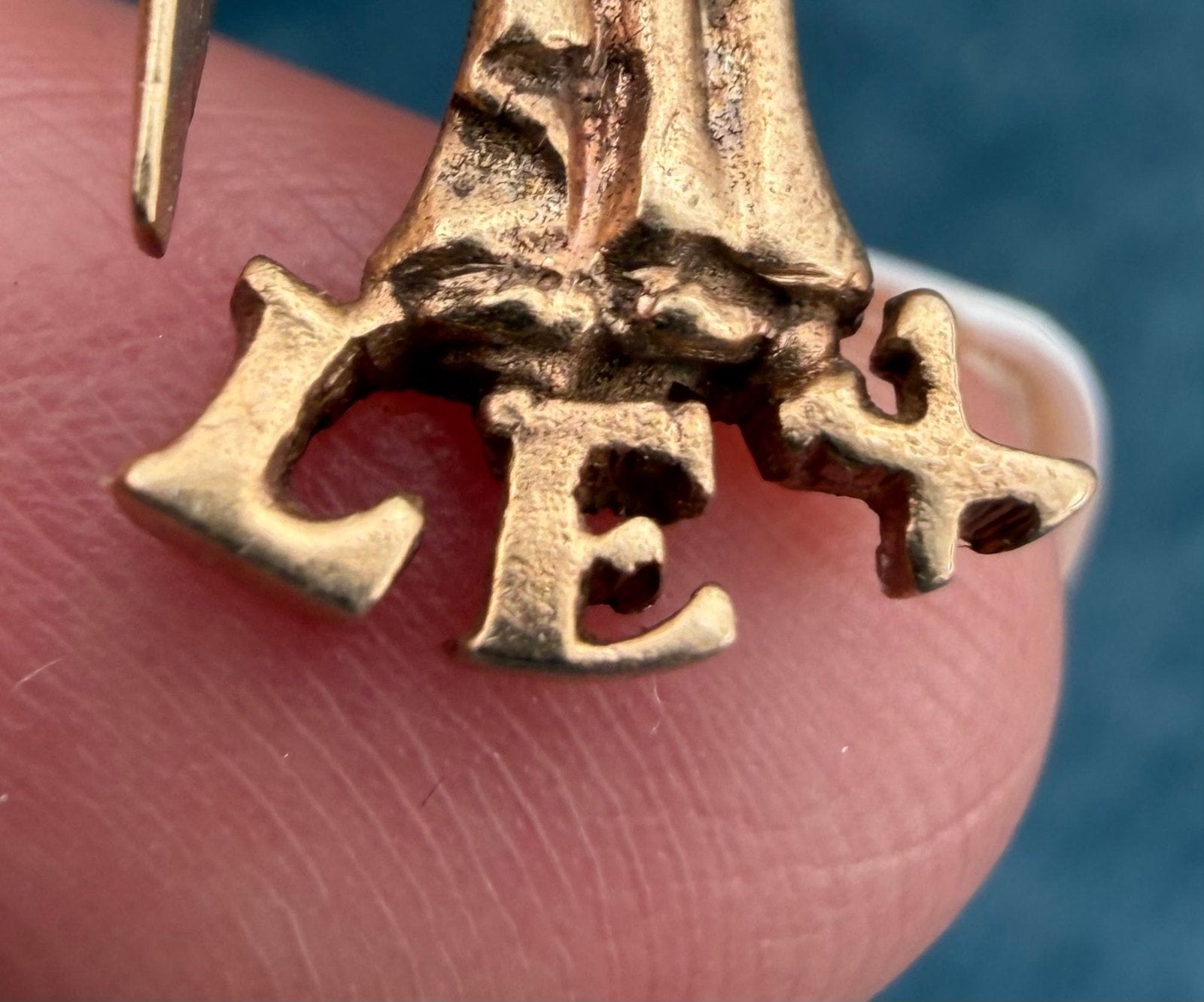 14k Yellow Gold Lady JUSTICE Pendant w Sword + Scales. LEX = Law 3.3g + 1.2"