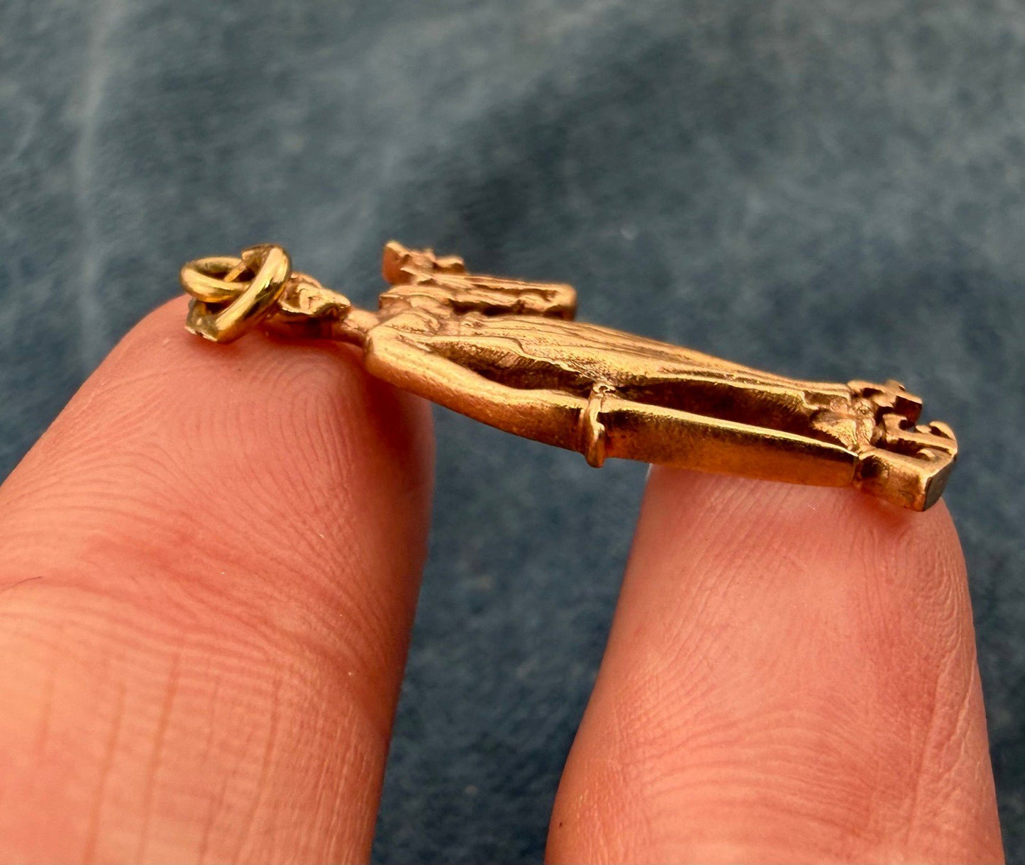 14k Yellow Gold Lady JUSTICE Pendant w Sword + Scales. LEX = Law 3.3g + 1.2"