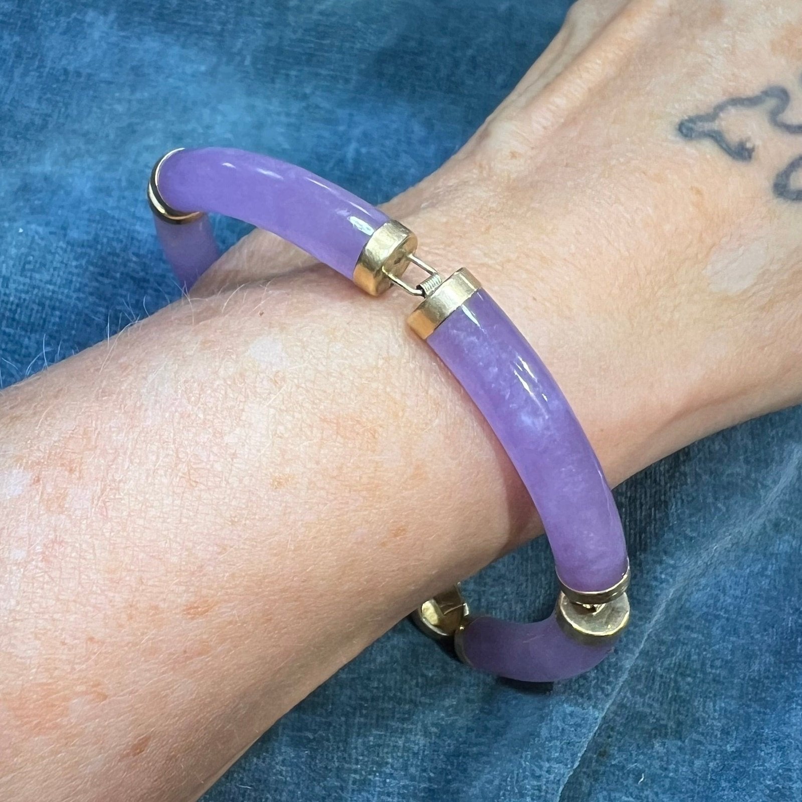 14k Yellow Gold Lavender Jade Panel Bracelet. Safety Clasp