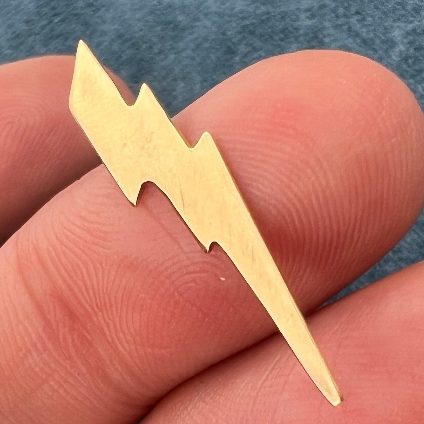 14k Yellow Gold Lightning Bolt Pendant. Artisan 1.2"