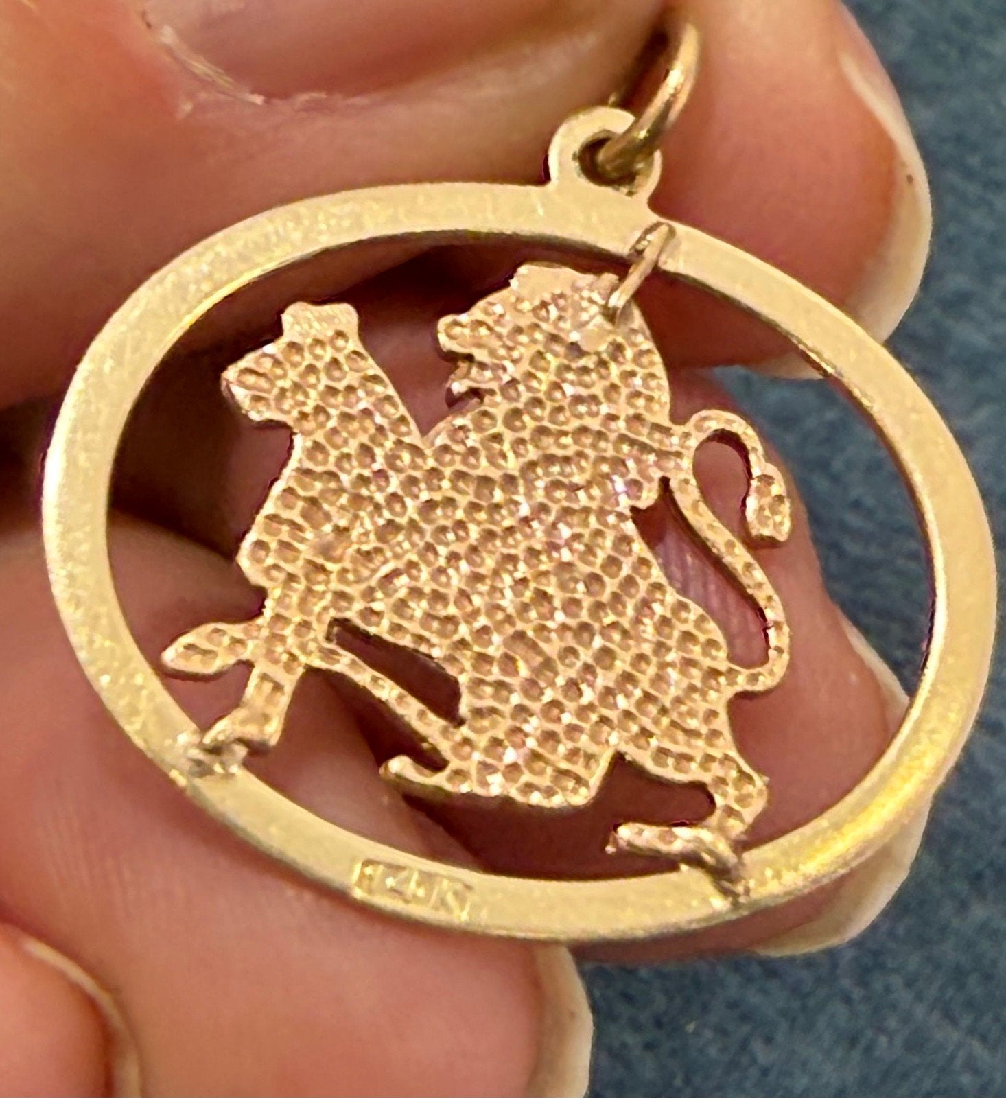 14k Yellow Gold Lion + Lioness Cut-Out Oval Pendant. 1"