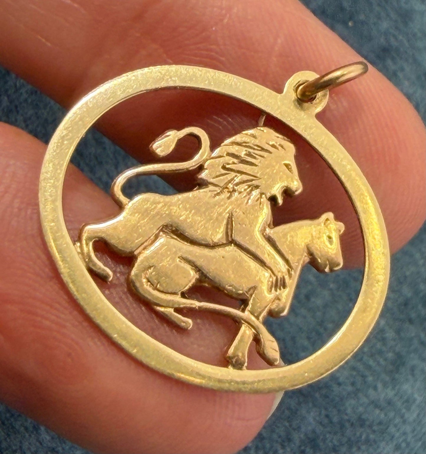 14k Yellow Gold Lion + Lioness Cut-Out Oval Pendant. 1"