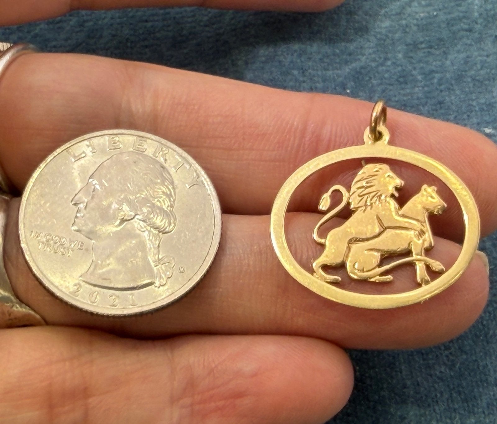 14k Yellow Gold Lion + Lioness Cut-Out Oval Pendant. 1"
