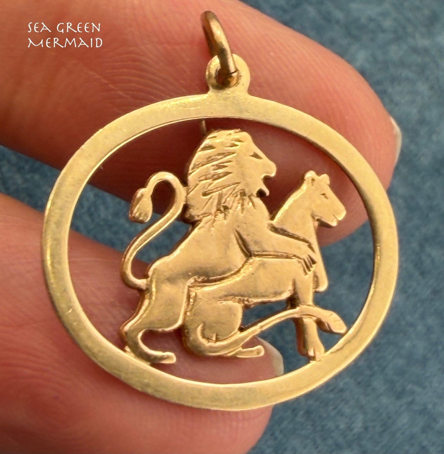 14k Yellow Gold Lion + Lioness Cut-Out Oval Pendant. 1"