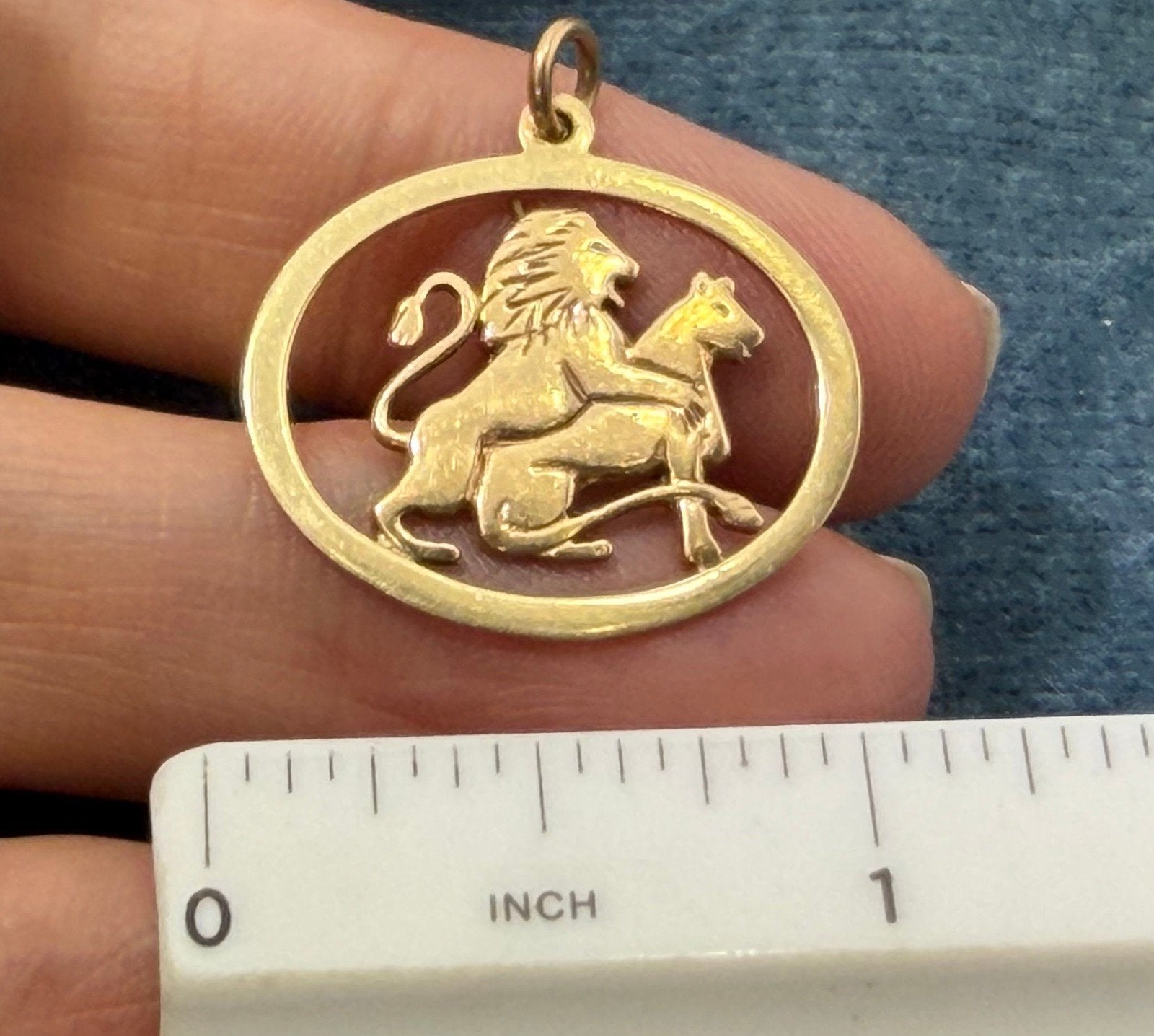14k Yellow Gold Lion + Lioness Cut-Out Oval Pendant. 1"