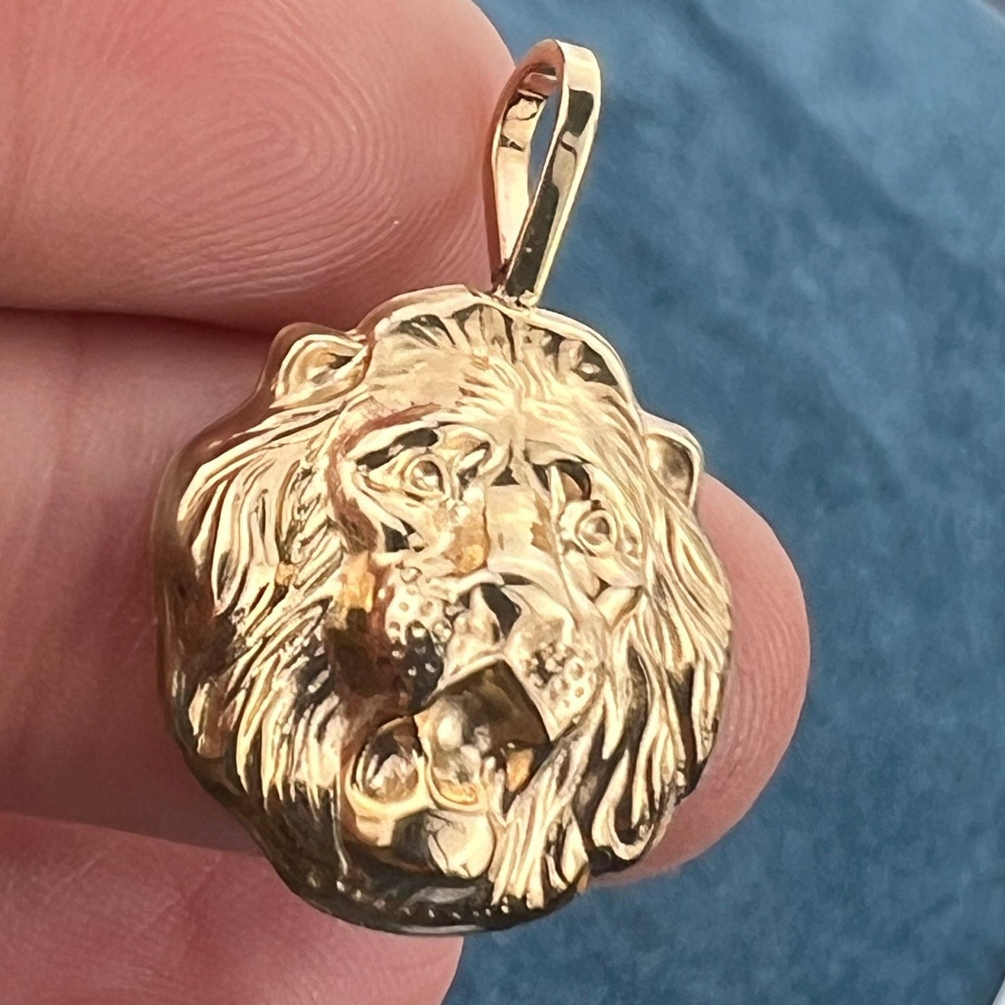 14k Yellow Gold Lion's Head Pendant