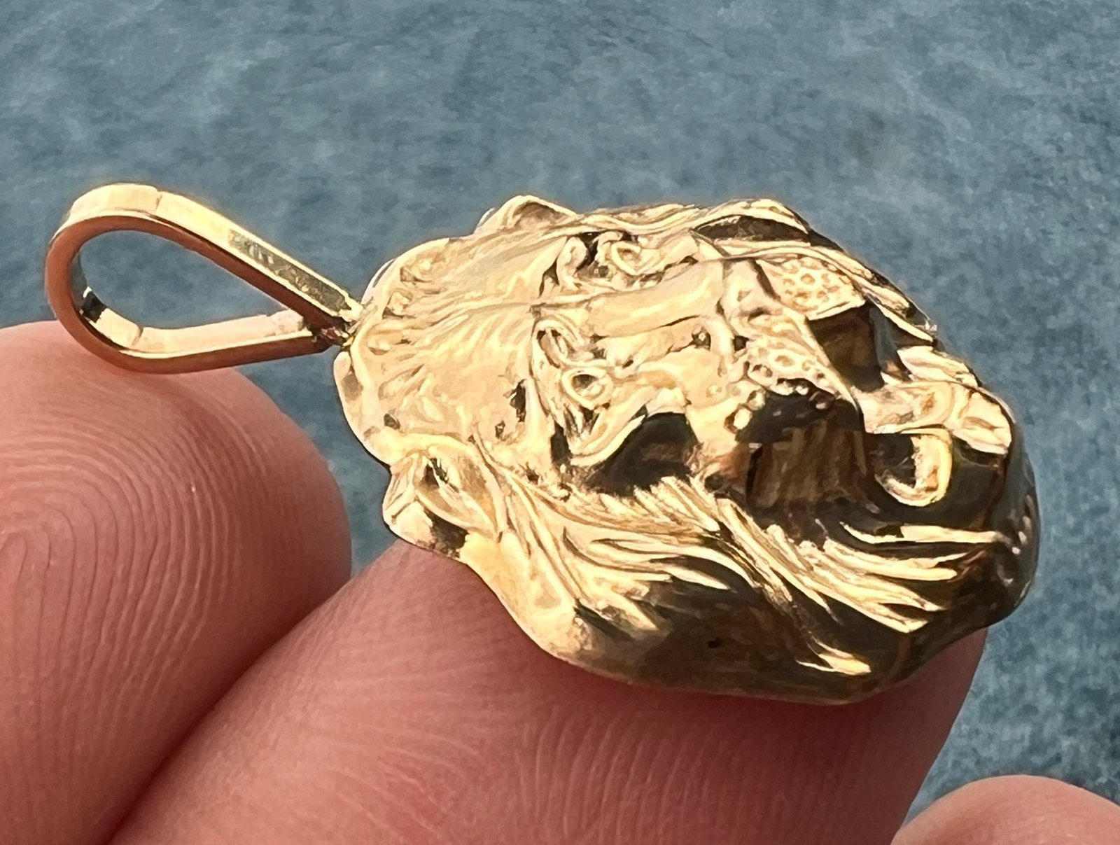 14k Yellow Gold Lion's Head Pendant