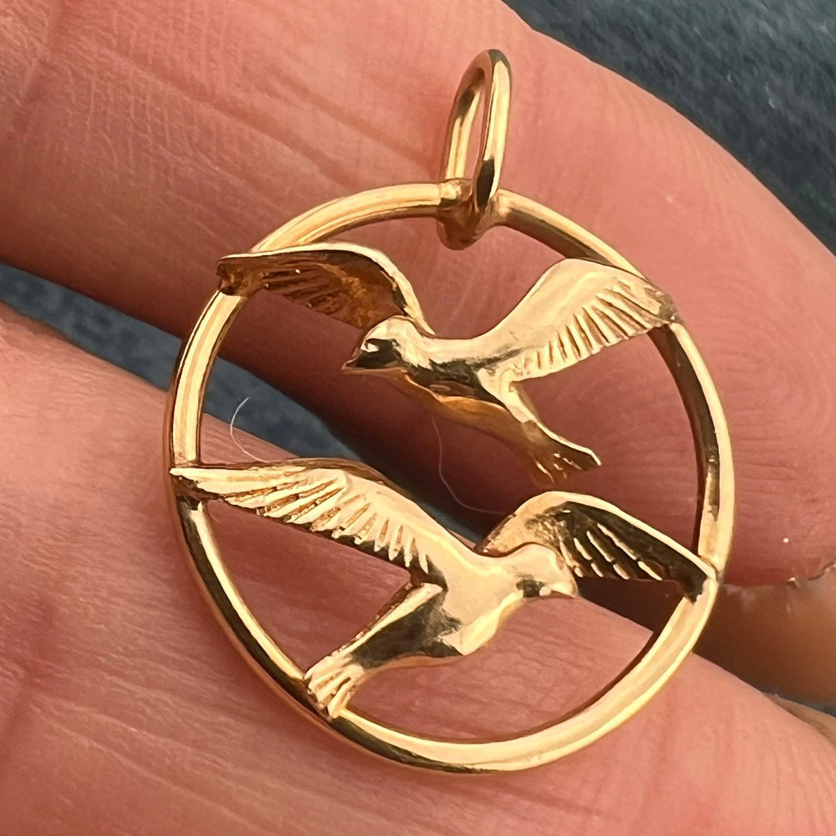 14k Yellow Gold Love Birds in Flight Pendant. Bahama Doves Mates for Life