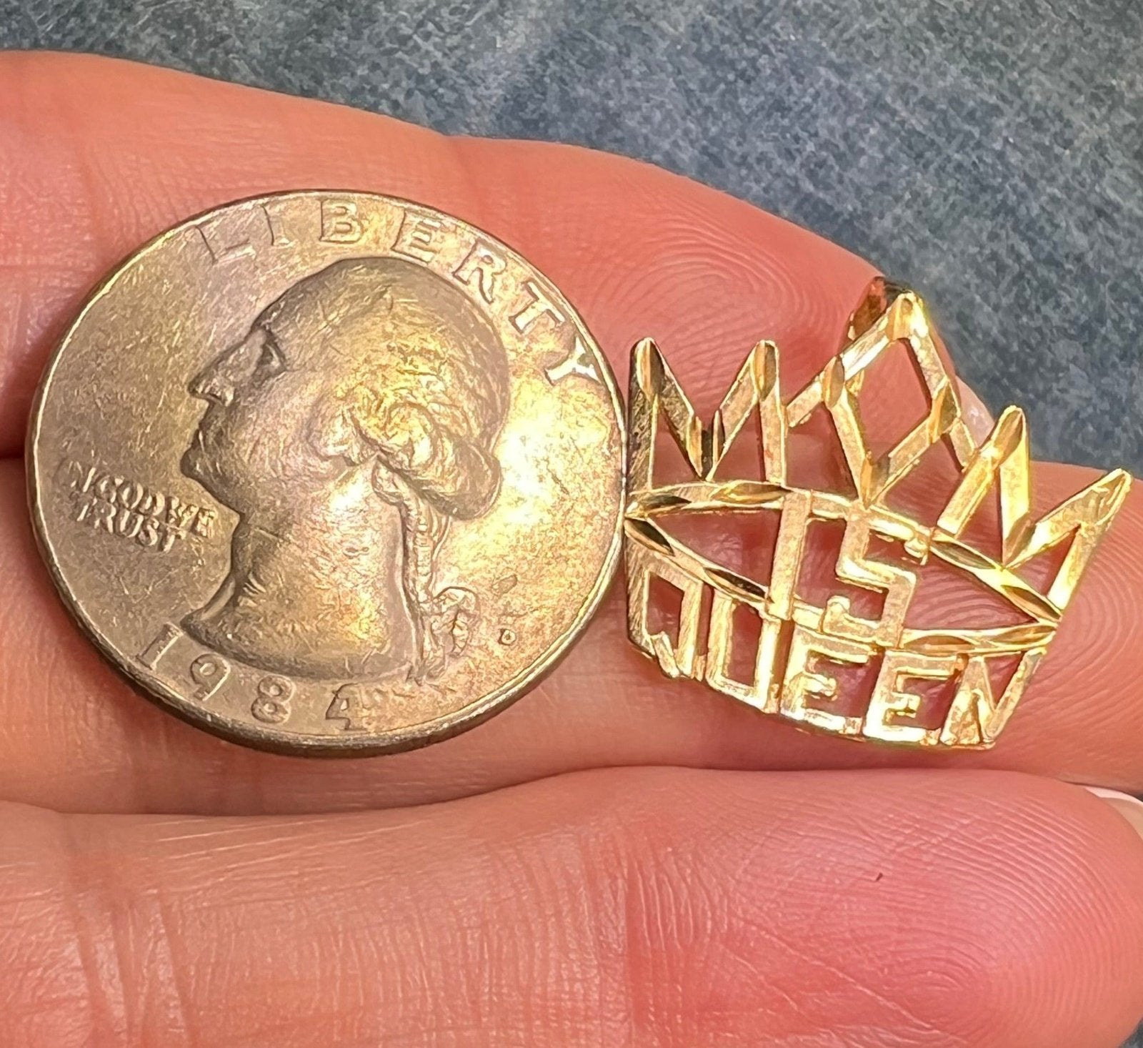 14k Yellow Gold MOM is QUEEN Pendant w Crown. Mother's Day!