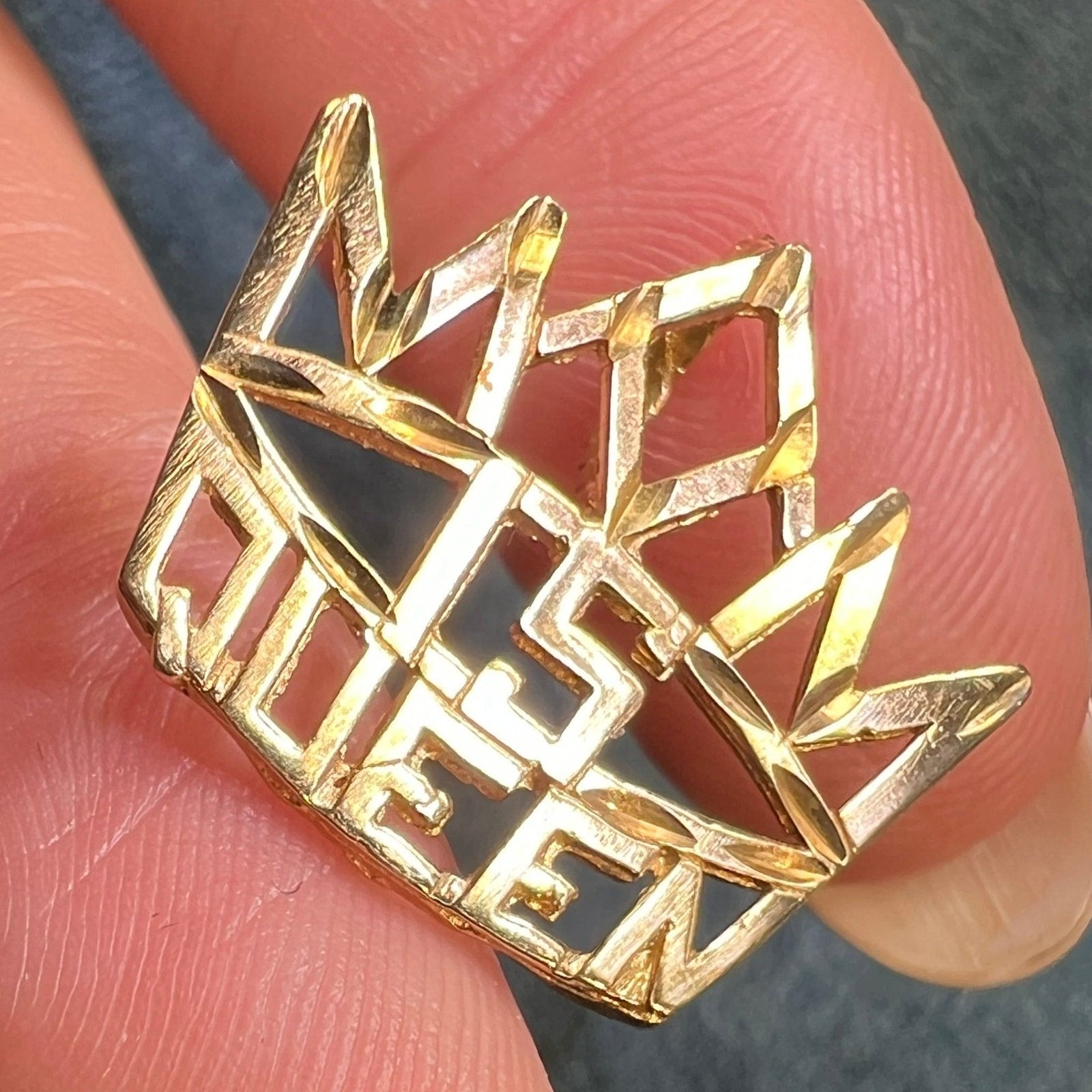 14k Yellow Gold MOM is QUEEN Pendant w Crown. Mother's Day!