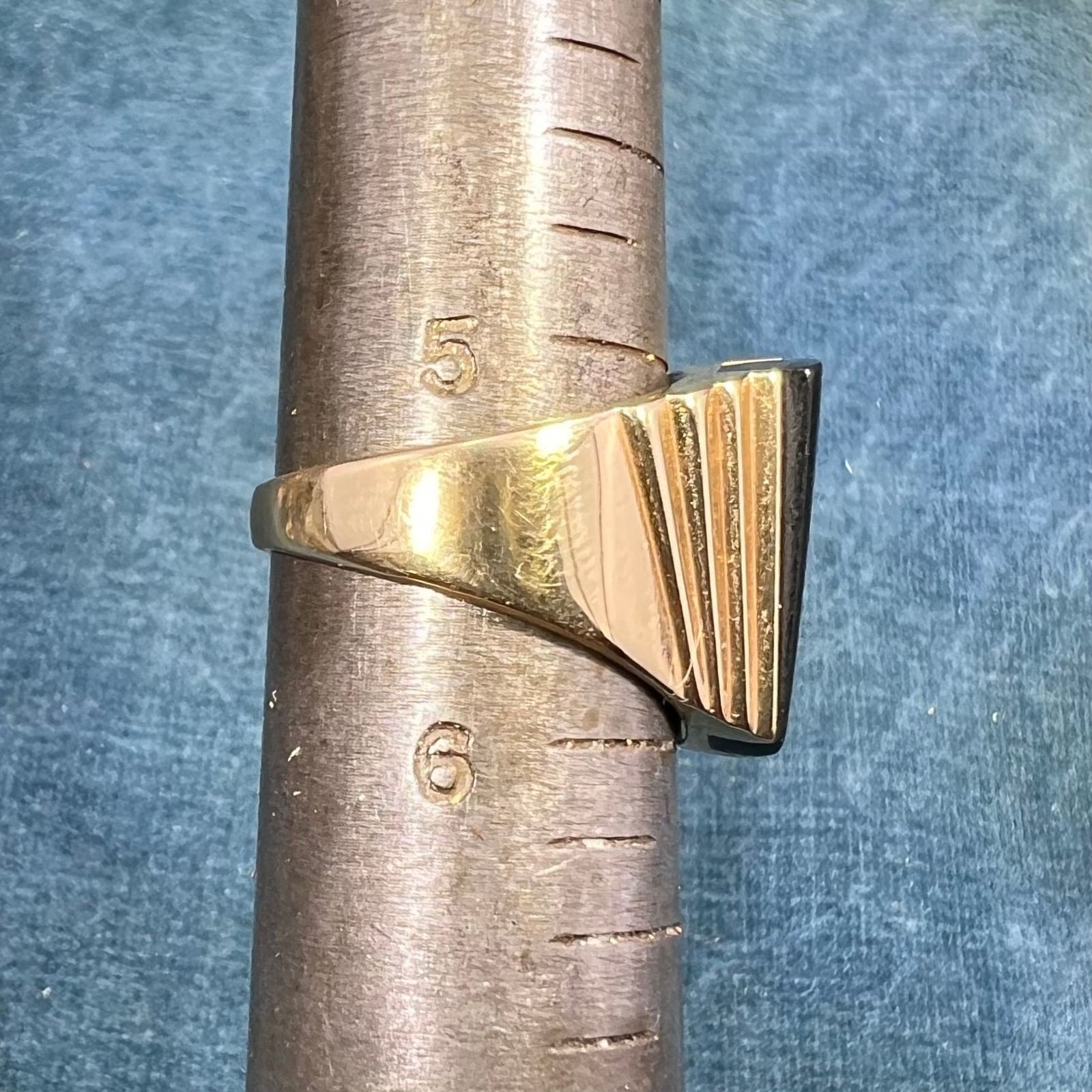 14k Yellow Gold Mid-Century Modern Onyx Ring. 16mm Wide + 7.9g *Video*