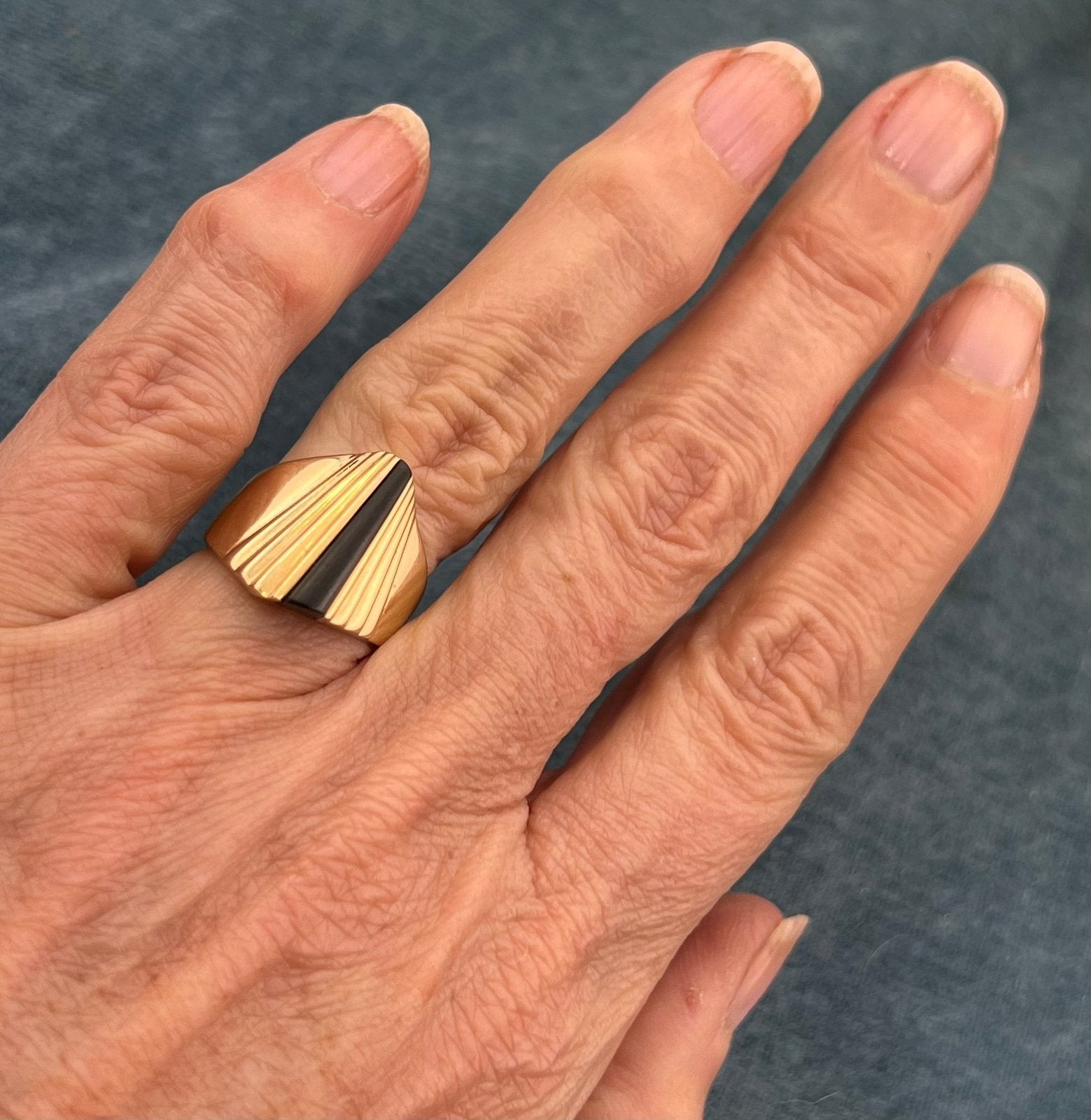 14k Yellow Gold Mid-Century Modern Onyx Ring. 16mm Wide + 7.9g *Video*