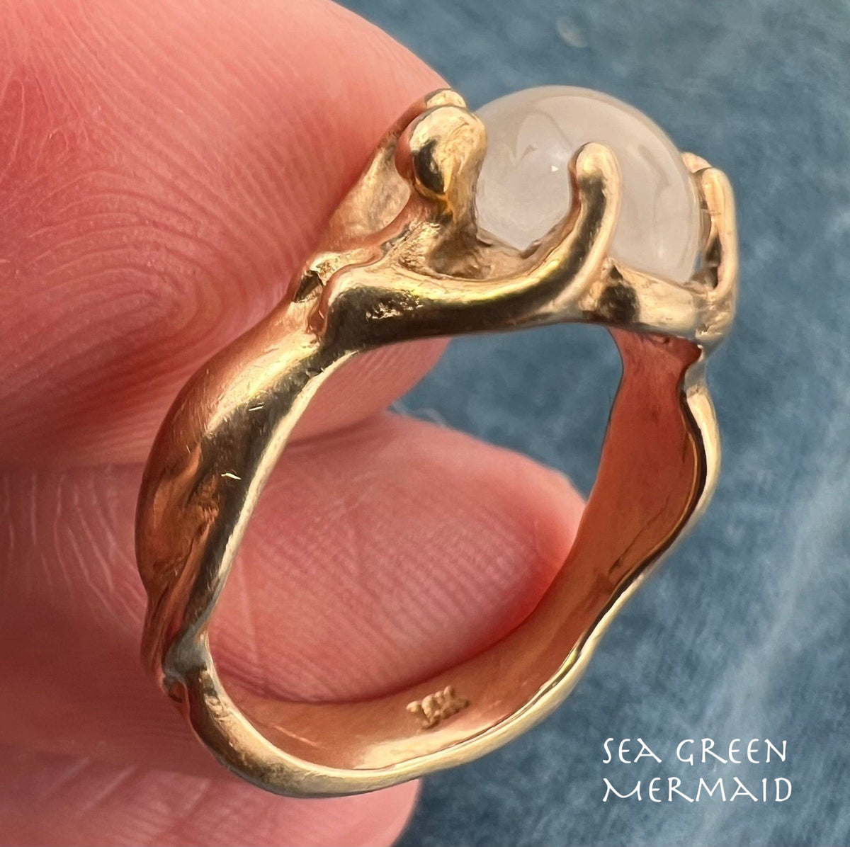 14k Yellow Gold Moonstone Ring w 2 Mermaids Goddesses *Video*