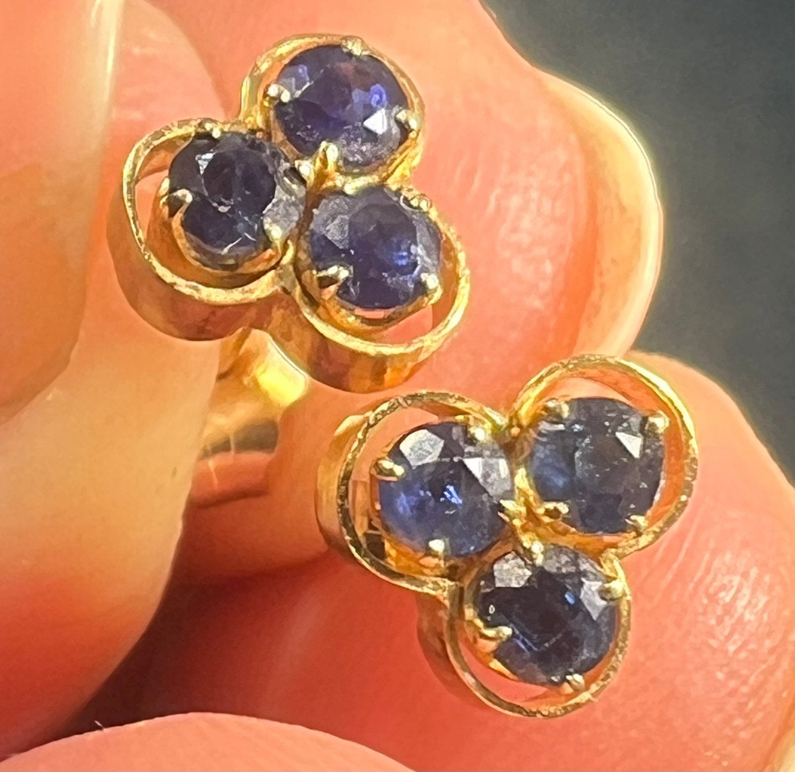 14k Yellow Gold Natural Blue Sapphire Clover Earrings