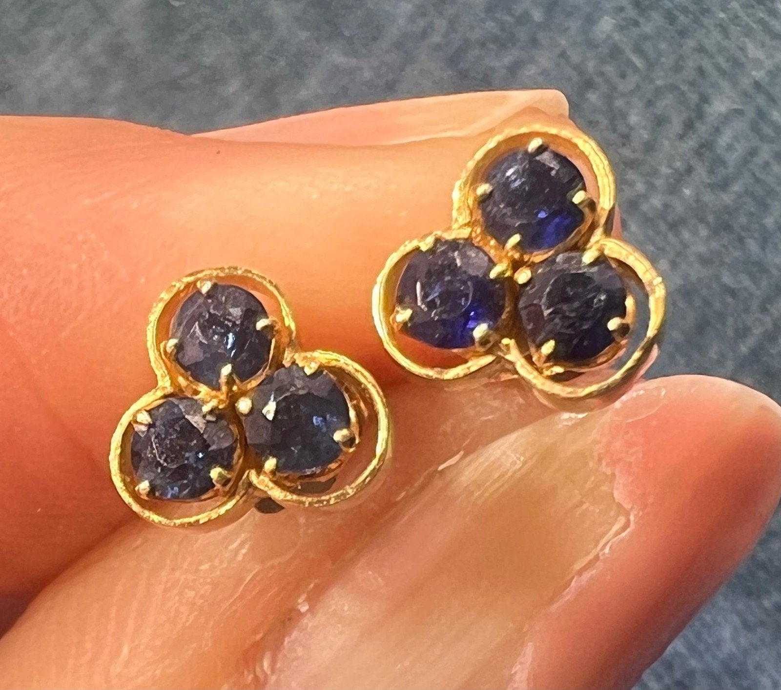 14k Yellow Gold Natural Blue Sapphire Clover Earrings