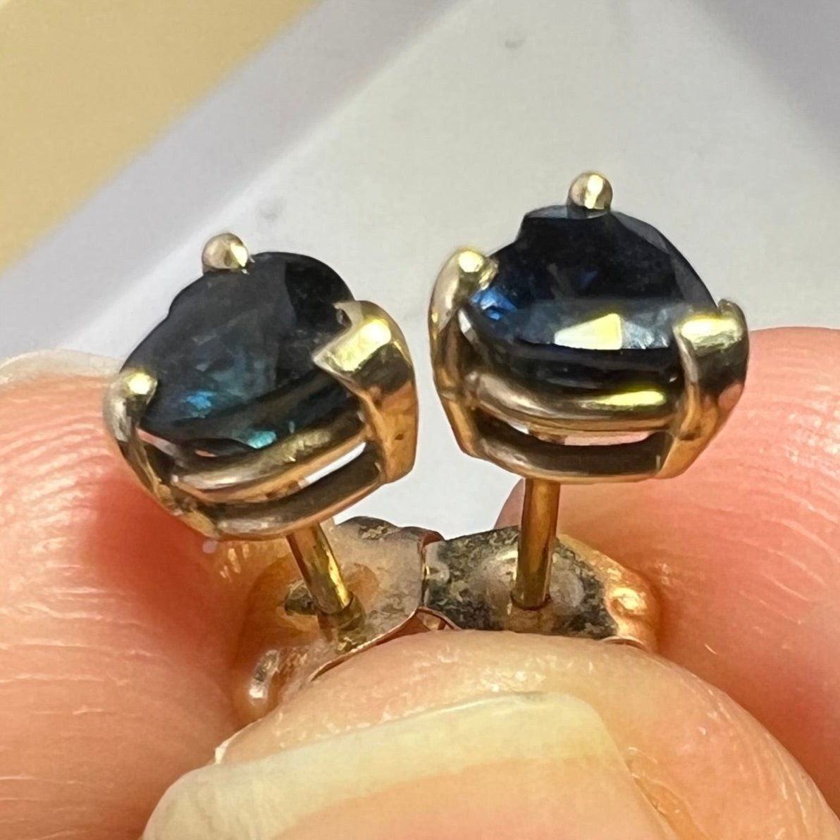 14k Yellow Gold Natural Blue Sapphire Heart Earrings. 1/4"