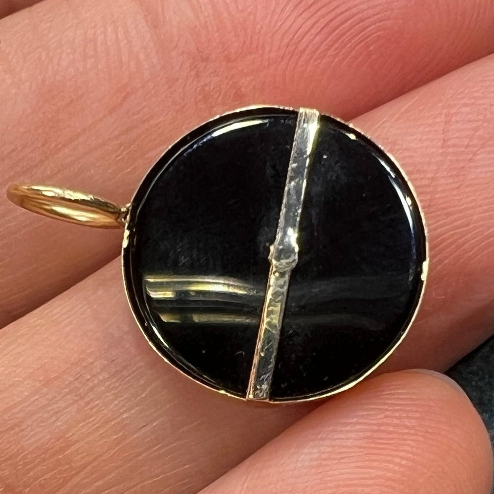 14k Yellow Gold Onyx Lunar Crescent Moon Circle Pendant. 3/4"