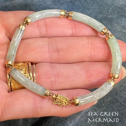 14k Yellow Gold Pale Green Jade Panel Bracelet. 11 grams