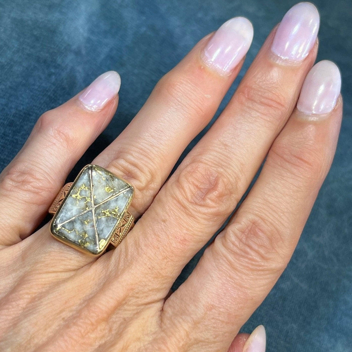 14k Yellow Gold Ring w Inlaid Alaskan Gold Quartz. 0.8" + 9g