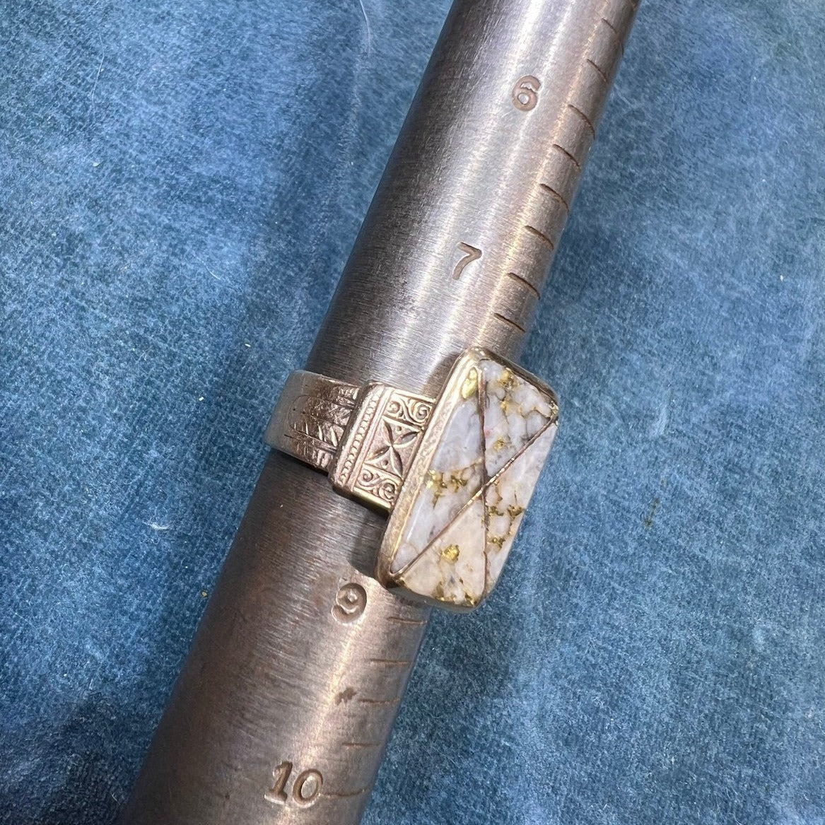 14k Yellow Gold Ring w Inlaid Alaskan Gold Quartz. 0.8" + 9g