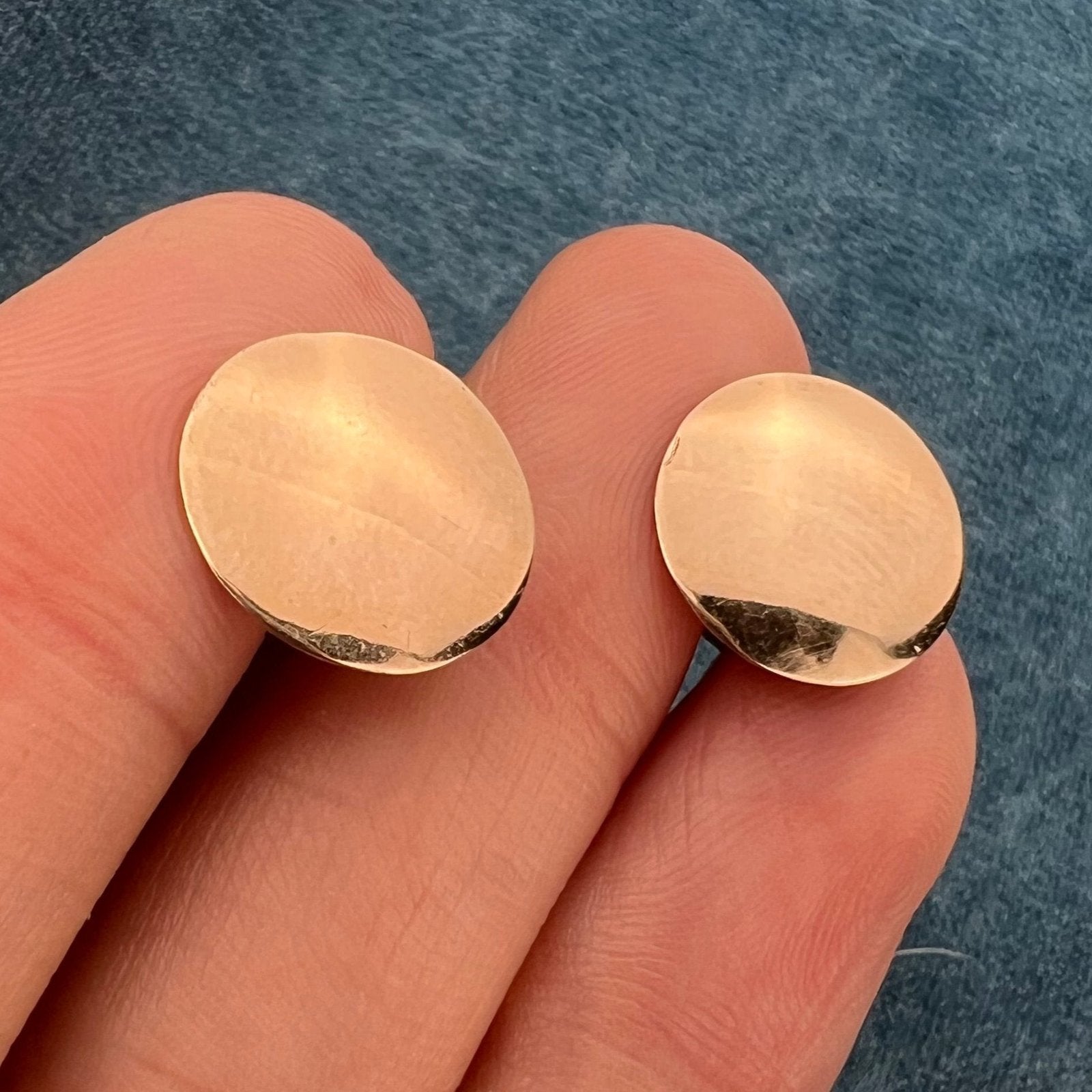 14k Yellow Gold Round Disks Full Moon Lunar Earrings. 1/2"